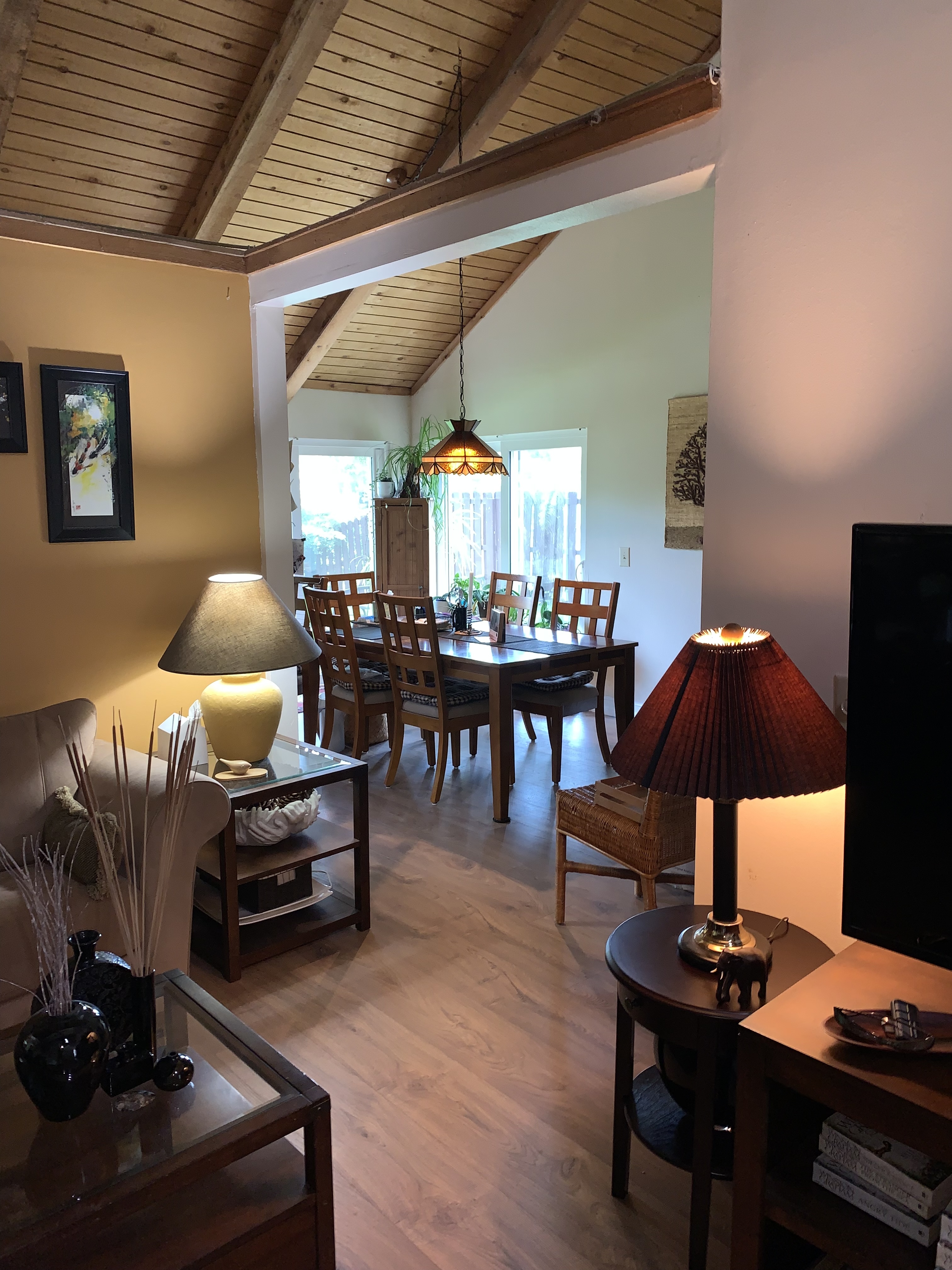 Devonwood featured property living and dining area